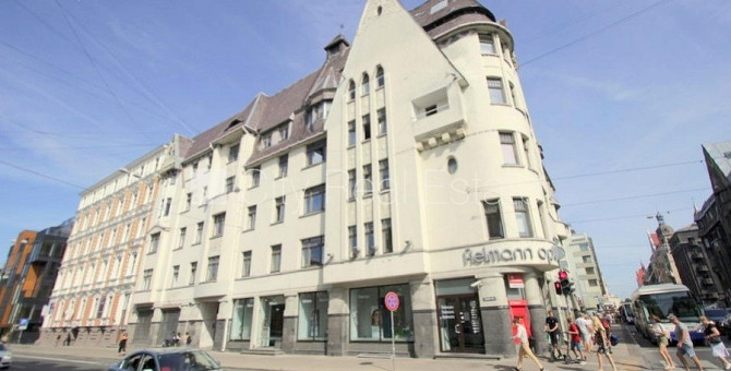 Fasādes māja, renovēta māja, slēgts pagalms, ieeja no ielas, ir lifts, kāpņu telpa pēc Rīga - foto 13
