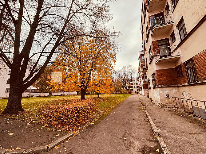 Zeme īpašumā, fasādes māja, ķieģeļu mūra sienas, labiekārtota apzaļumota teritorija, Rīga - foto 11