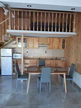 Studio tipa dzīvoklis – Dzintari, Jūrmala. Izīrē: maijs, septembris – 550 EUR/mēnesī; jūnijs, ... Jūrmala