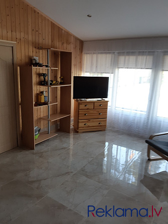 Studio tipa dzīvoklis – Dzintari, Jūrmala. Izīrē: maijs, septembris – 550 EUR/mēnesī; jūnijs, ... Юрмала - изображение 1