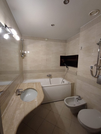 Продается 3-комнатная квартира в Посольском районе - Тихий центр. Просторная Рига - изображение 18