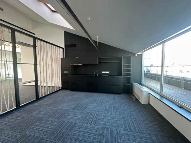 Modern open-plan office on the 6th and 7th floors of the building  The office is spread over two lev Рига - изображение 12