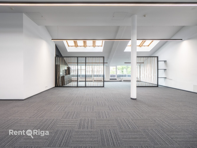 Modern open-plan office on the 6th and 7th floors of the building  The office is spread over two lev Рига - изображение 20