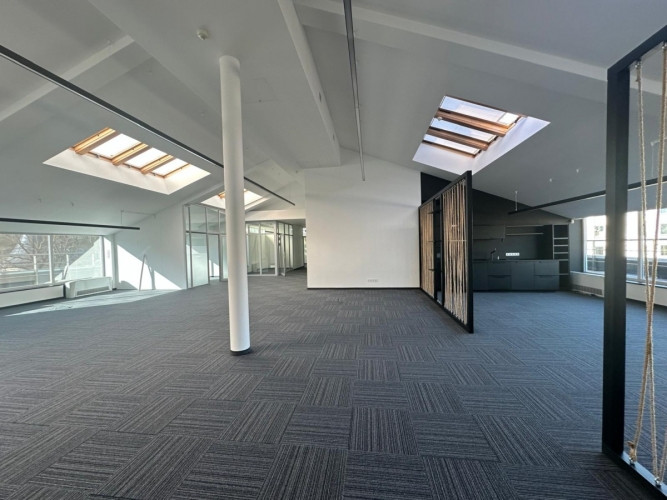Modern open-plan office on the 6th and 7th floors of the building  The office is spread over two lev Рига - изображение 14