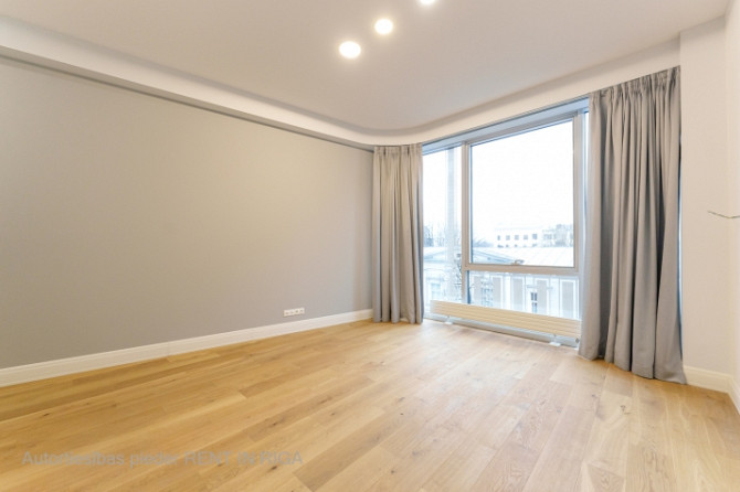Skaists fasādes dzīvoklis jaunajā projektā Rīgas centrā, starp Tērbatas un Brīvības ielam. Rīga - foto 11