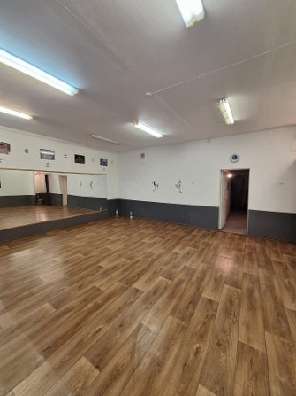 Multifunkcionāla ēka.  Pārdodas 4 stāvu ēka, kurā atrodas Vesko veikals, frizētava, deju Rīga - foto 11