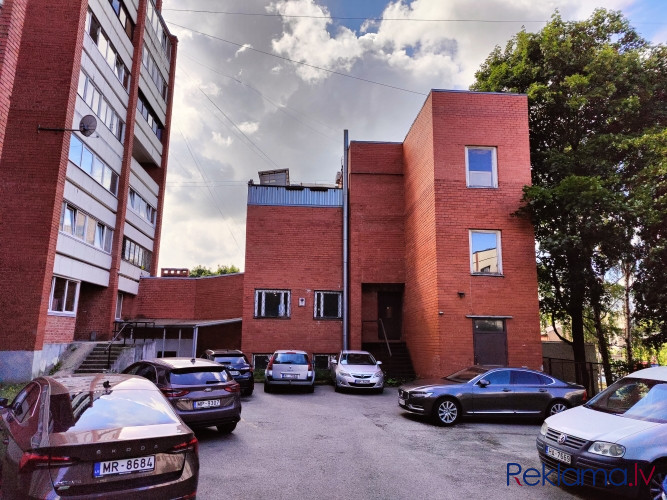 Multifunkcionāla ēka.  Pārdodas 4 stāvu ēka, kurā atrodas Vesko veikals, frizētava, deju Rīga - foto 4