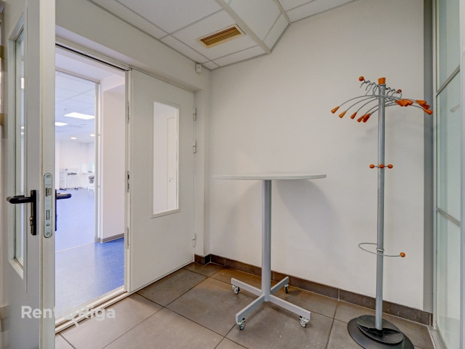 Просторное, светлое офисное помещение площадью 77.3 м2. Здание расположено в 2 Рига - изображение 15