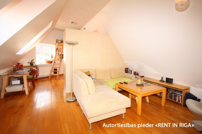 Saules apspīdēts mansarda dzīvoklis pašā Rīgas sirdī  + Renovēta māja; + dzīvoklis ar Rīga - foto 10