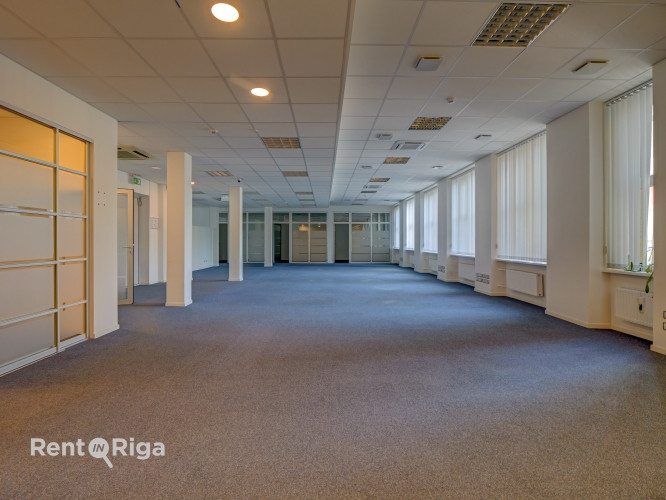 Tiek iznomātas kvalitatīvas biroja telpas ar kopīgo platību 755,10 kvadrātmetri, pilsētas Rīga - foto 14