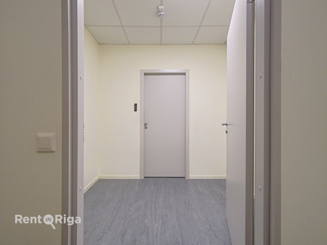 Iznomā lieliskas biroja telpas pašā Rīgas centrā Dzirnavu un Baznīcas ielu krustojumā tieši Rīga - foto 17