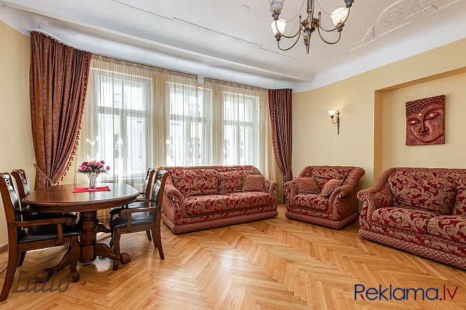 Pārdod elegantu 5-istabu dzīvokli fasādes mājā Rīgas centrā. Rekonstruētā ēka ir celta Rīga - foto 3