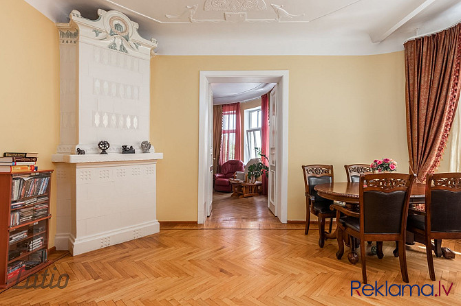 Pārdod elegantu 5-istabu dzīvokli fasādes mājā Rīgas centrā. Rekonstruētā ēka ir celta Rīga - foto 5